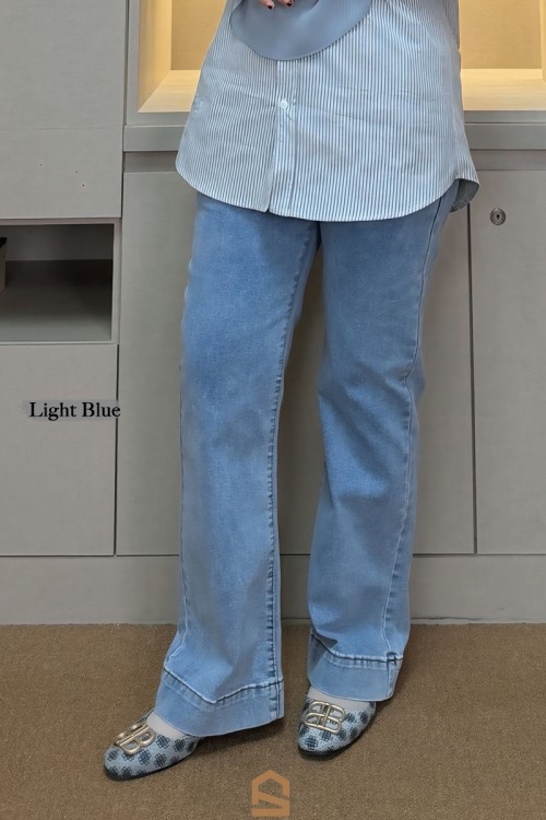 Madelyn Bootcut - Light Blue